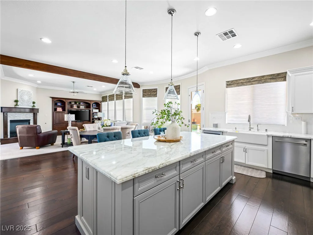 220 Villa Borghese, Las Vegas, NV 89138