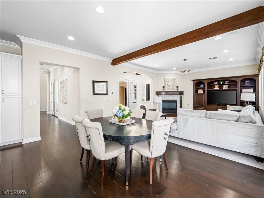 220 Villa Borghese, Las Vegas, NV 89138