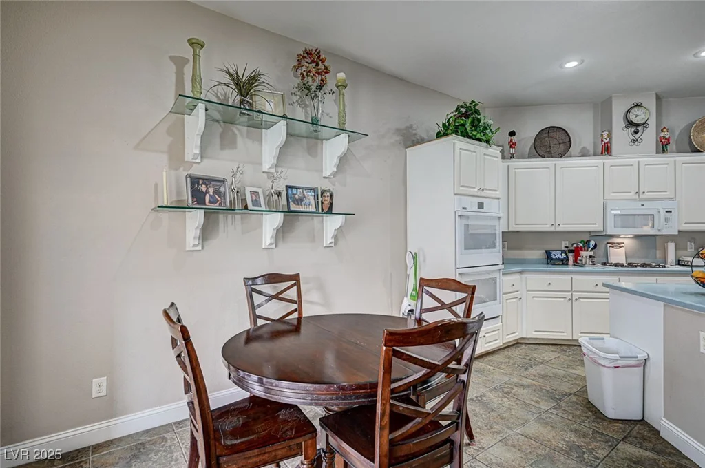 2939 Crown Bluffs, Las Vegas, NV 89117