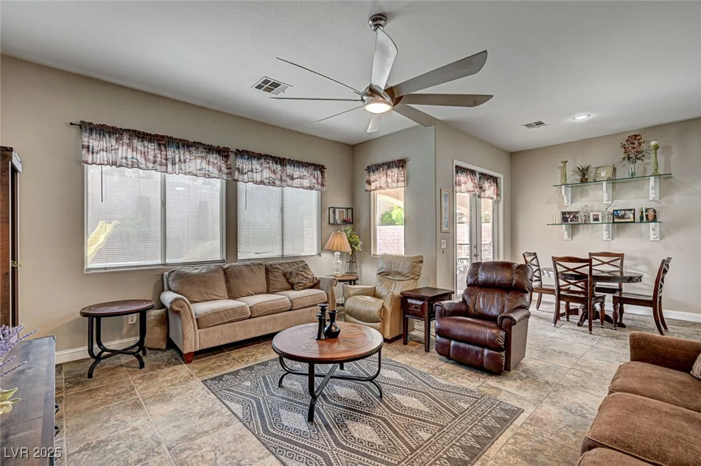 2939 Crown Bluffs, Las Vegas, NV 89117
