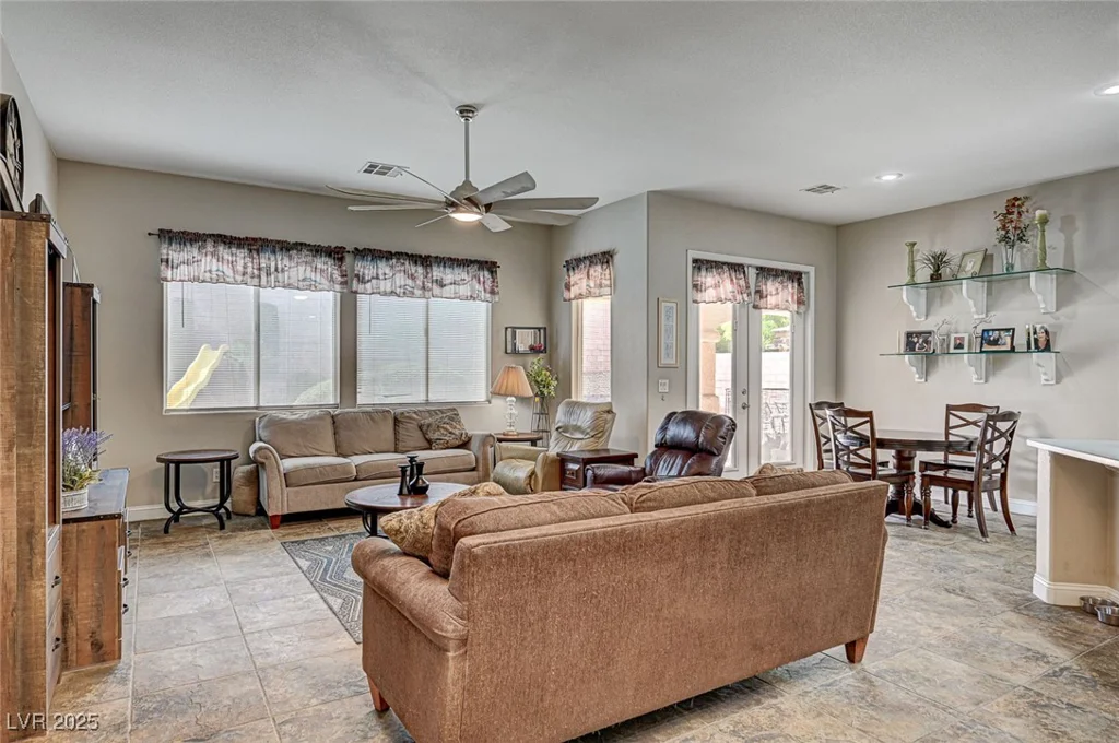 2939 Crown Bluffs, Las Vegas, NV 89117