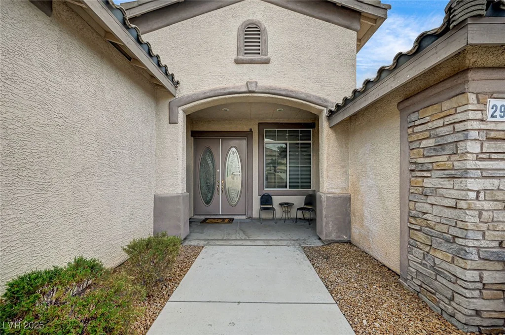 2939 Crown Bluffs, Las Vegas, NV 89117