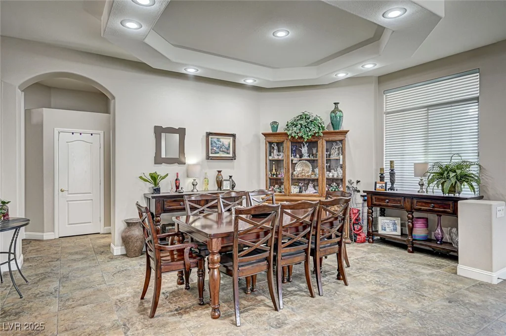 2939 Crown Bluffs, Las Vegas, NV 89117