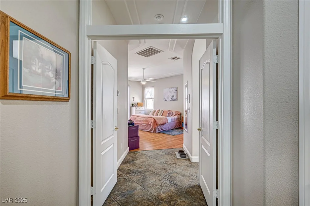 2939 Crown Bluffs, Las Vegas, NV 89117