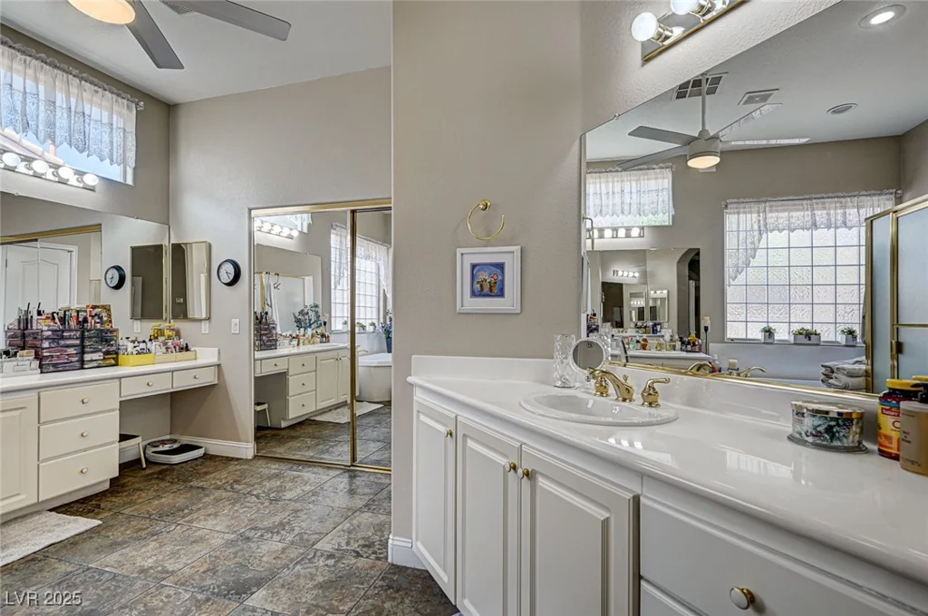 2939 Crown Bluffs, Las Vegas, NV 89117