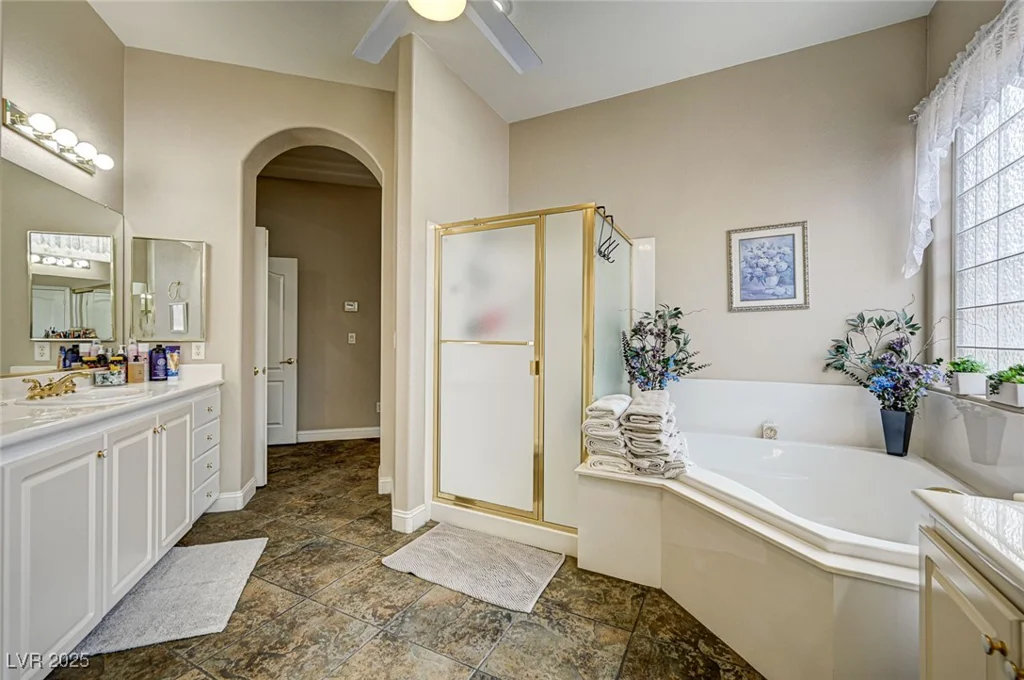 2939 Crown Bluffs, Las Vegas, NV 89117