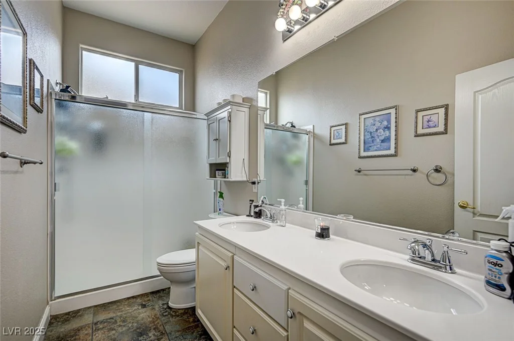 2939 Crown Bluffs, Las Vegas, NV 89117