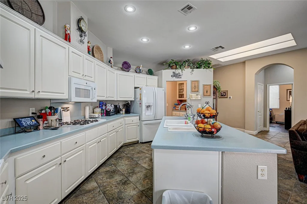 2939 Crown Bluffs, Las Vegas, NV 89117