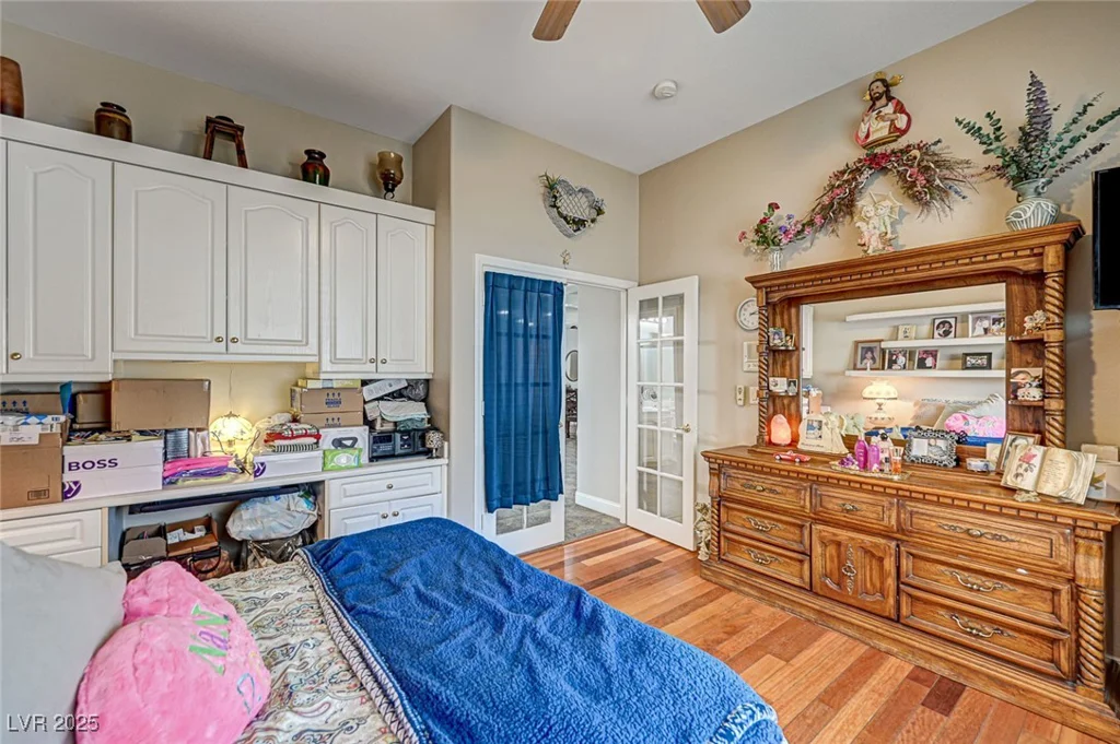 2939 Crown Bluffs, Las Vegas, NV 89117