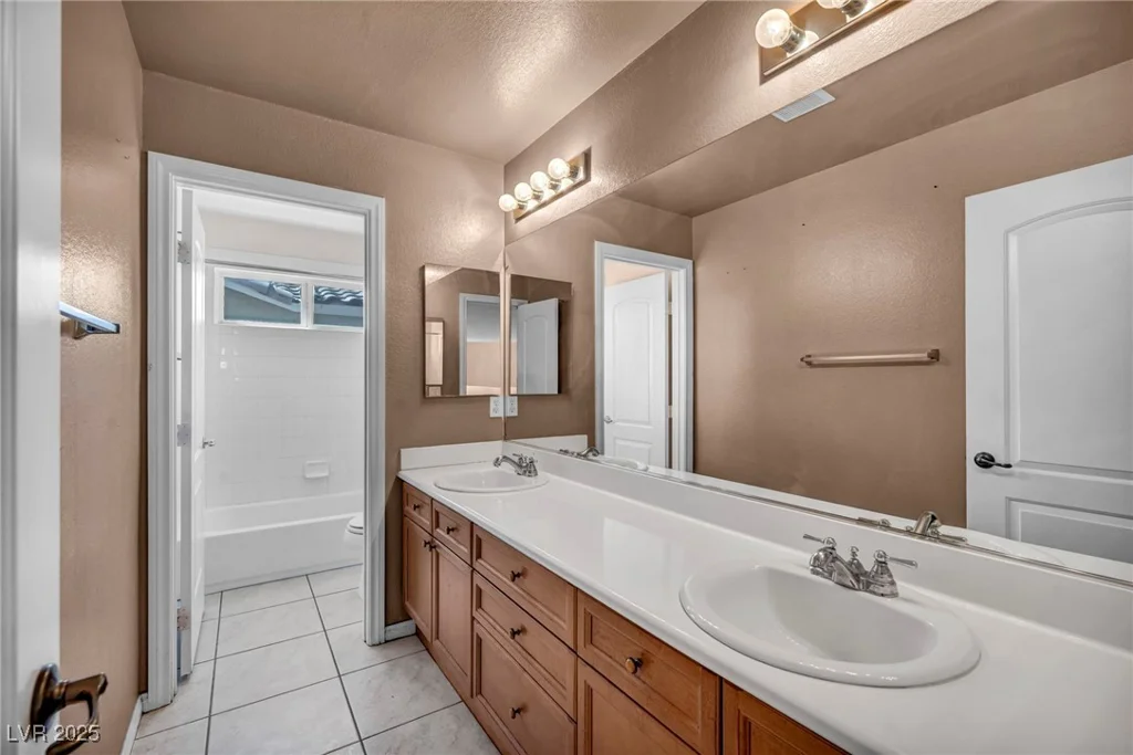 6424 Grayback, North Las Vegas, NV 89084
