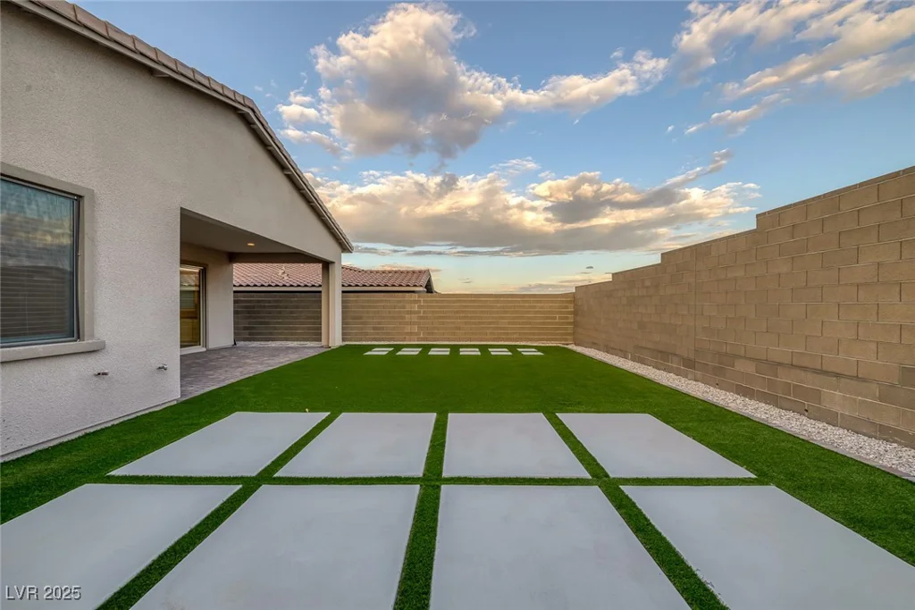 11617 Peregrine Point, Las Vegas, NV 89138