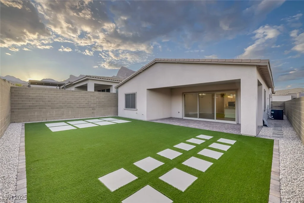 11617 Peregrine Point, Las Vegas, NV 89138