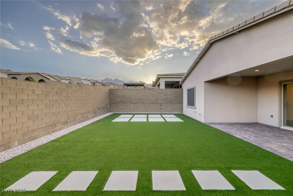 11617 Peregrine Point, Las Vegas, NV 89138