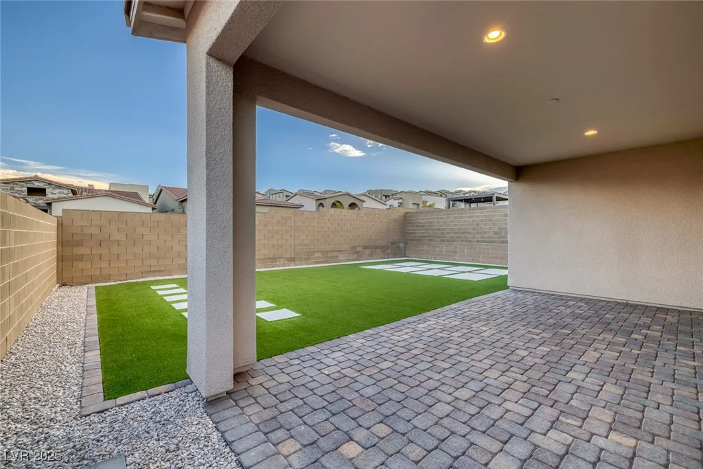 11617 Peregrine Point, Las Vegas, NV 89138