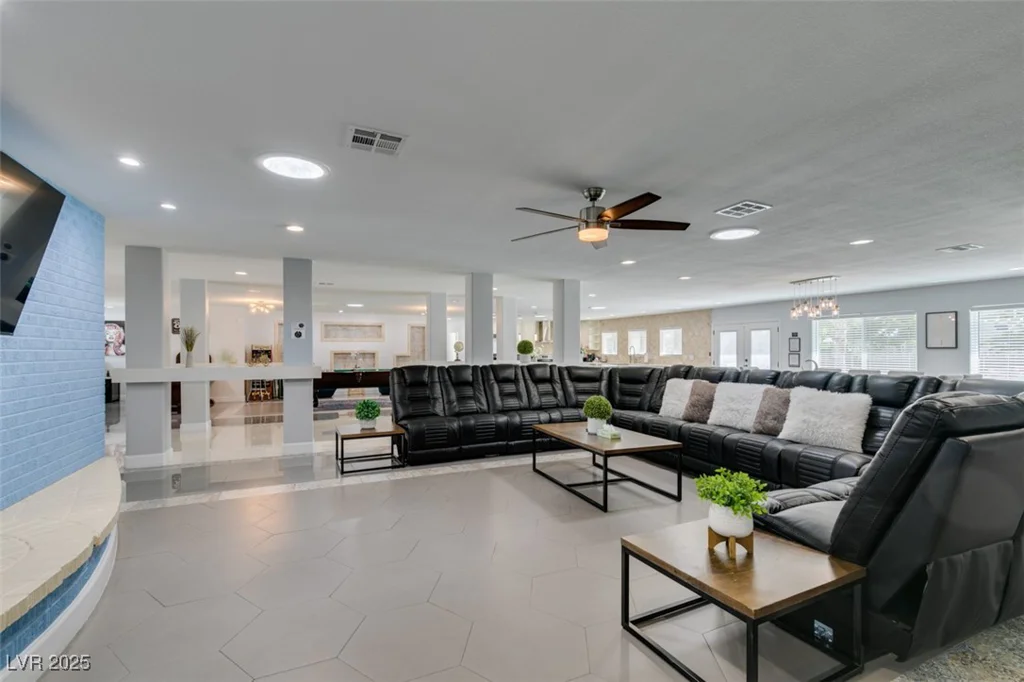 6419 Eldora, Las Vegas, NV 89146
