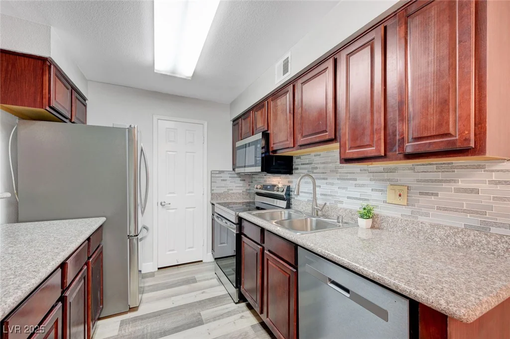 2451 Rainbow, Las Vegas, NV 89108