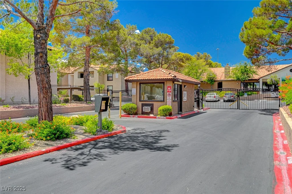 2451 Rainbow, Las Vegas, NV 89108