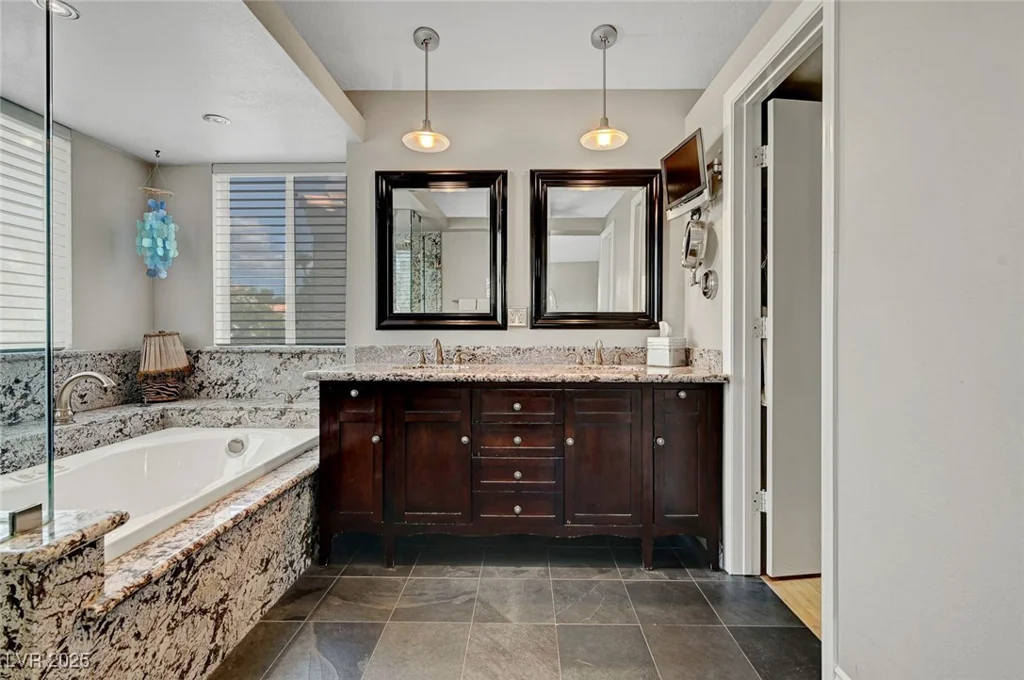 2429 Sun Shores, Las Vegas, NV 89128