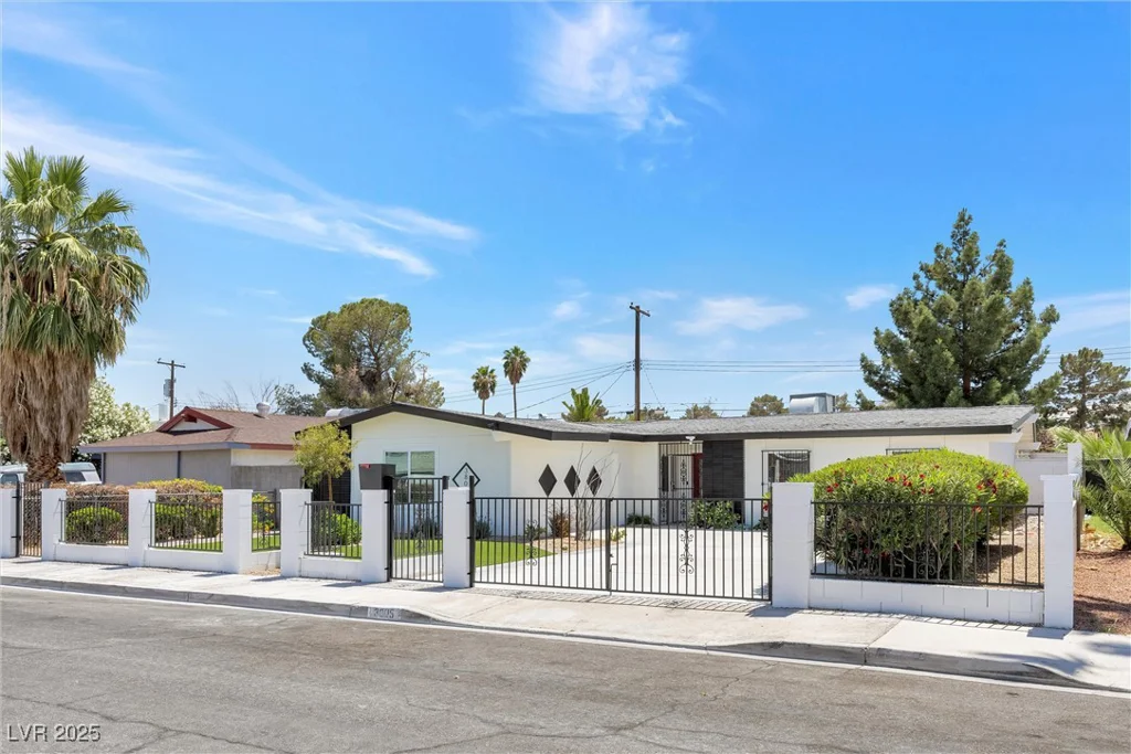 3805 San Angelo, Las Vegas, NV 89102