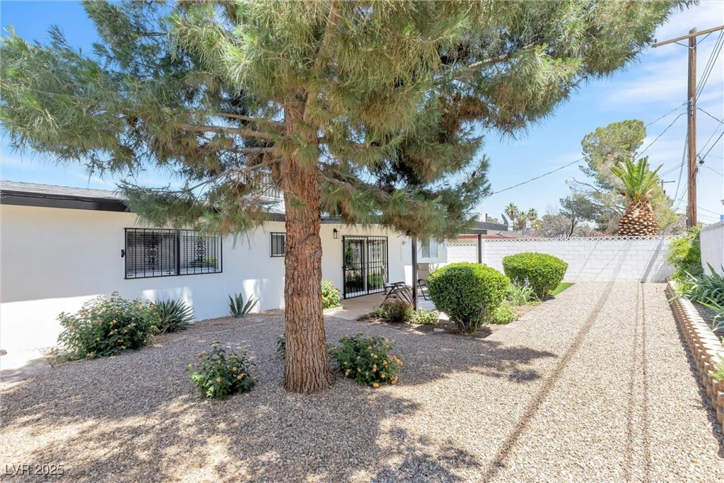 3805 San Angelo, Las Vegas, NV 89102
