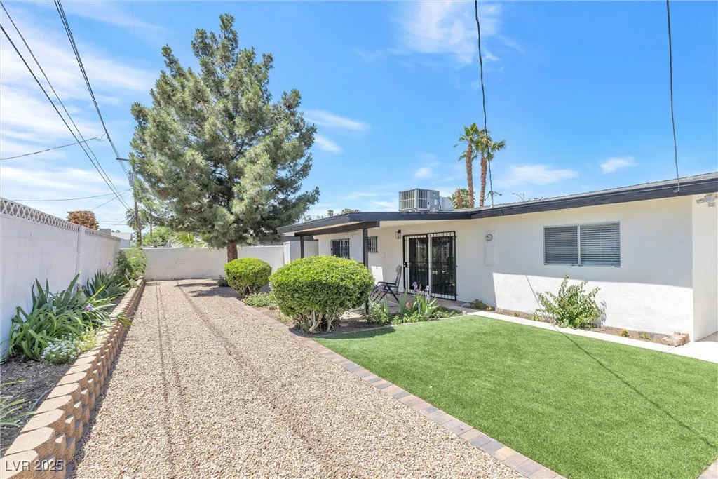 3805 San Angelo, Las Vegas, NV 89102