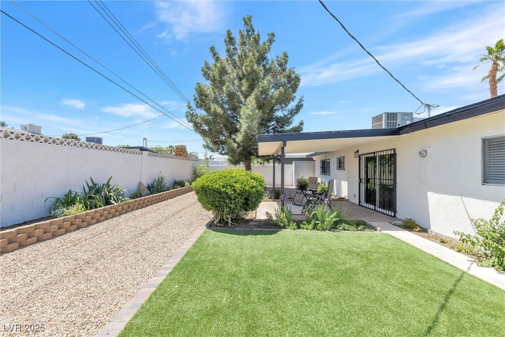 3805 San Angelo, Las Vegas, NV 89102