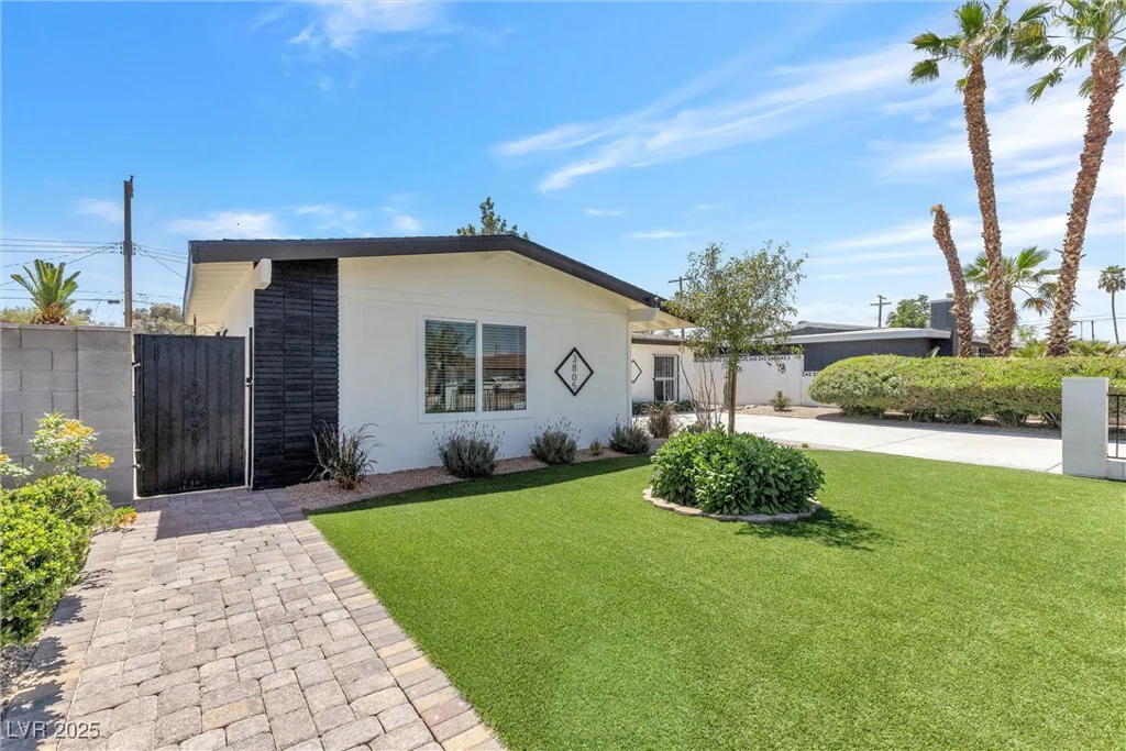3805 San Angelo, Las Vegas, NV 89102