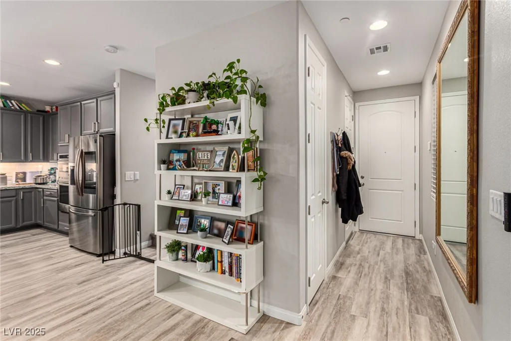 39 Castleton Tower, Henderson, NV 89011