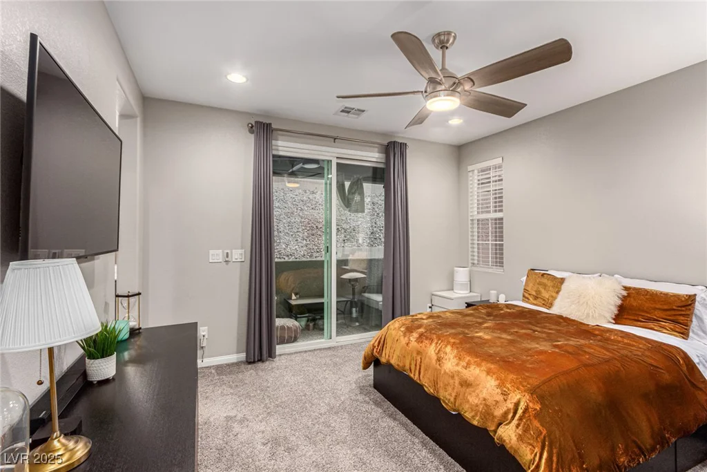 39 Castleton Tower, Henderson, NV 89011