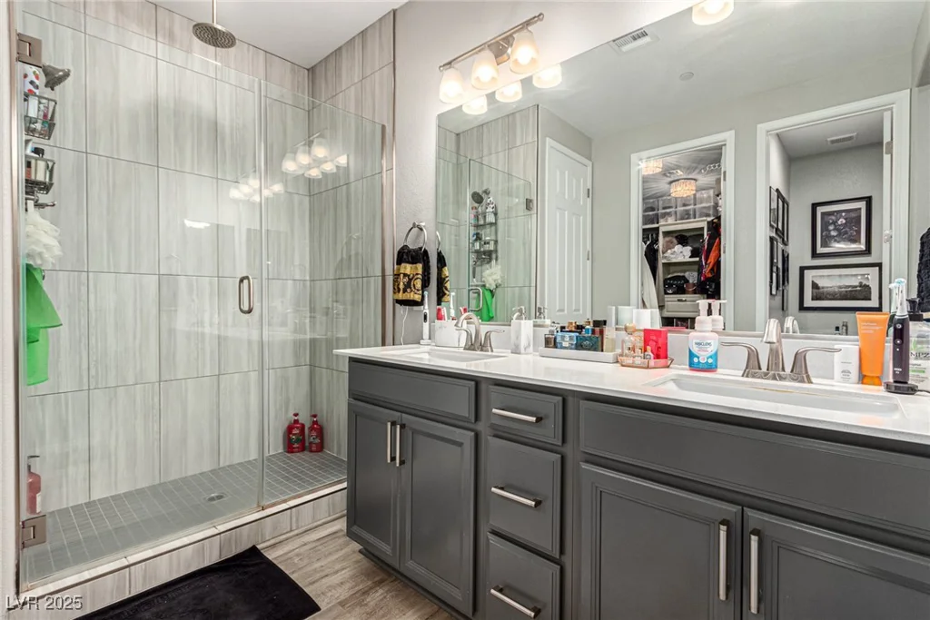 39 Castleton Tower, Henderson, NV 89011