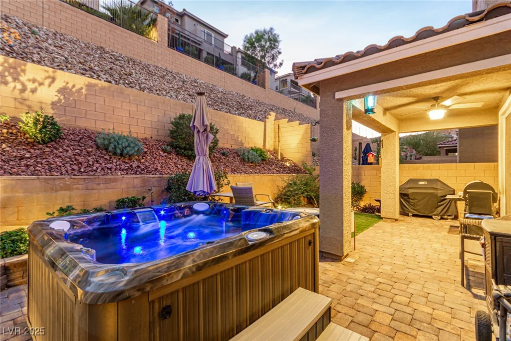39 Castleton Tower, Henderson, NV 89011