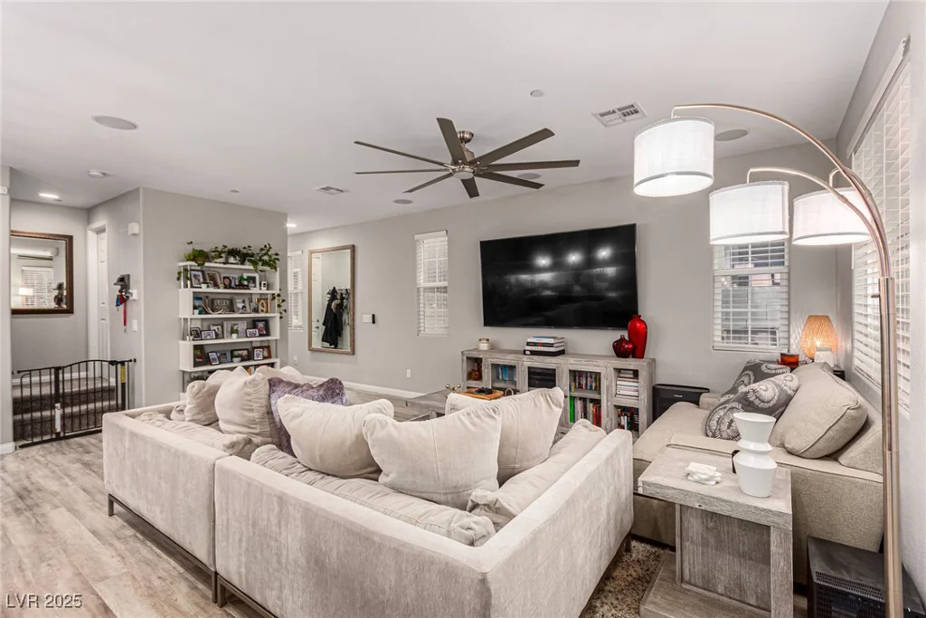 39 Castleton Tower, Henderson, NV 89011