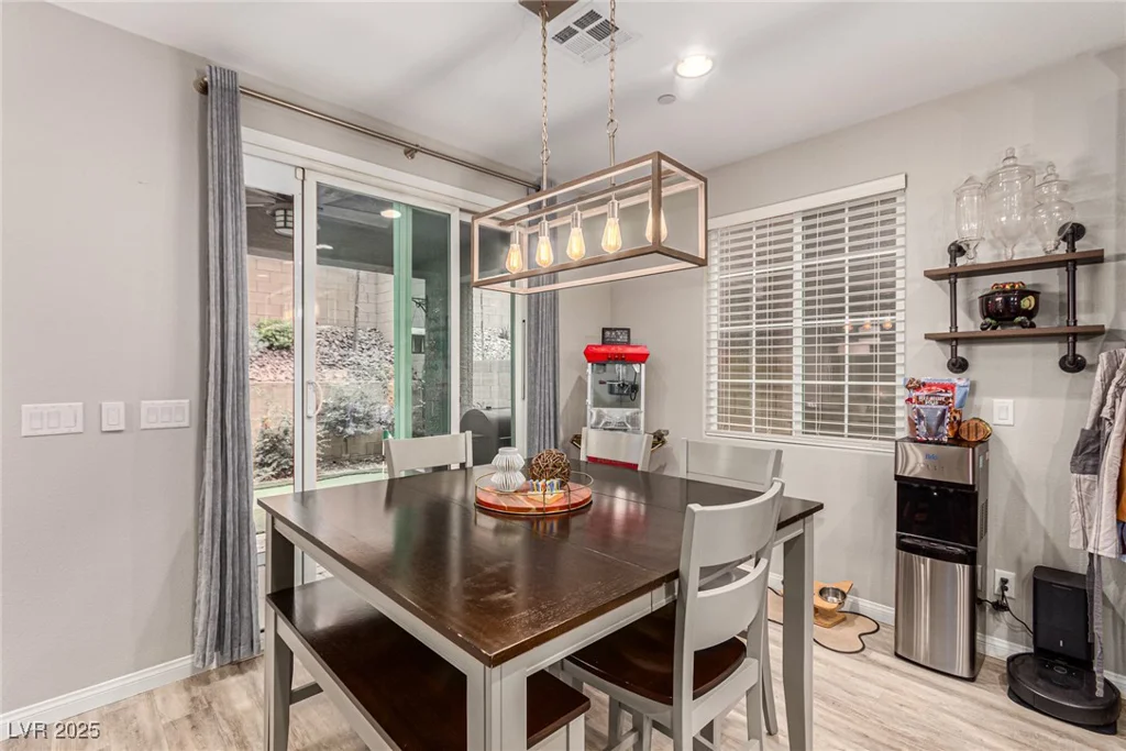 39 Castleton Tower, Henderson, NV 89011