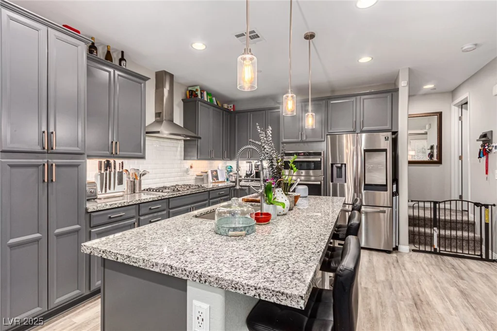 39 Castleton Tower, Henderson, NV 89011