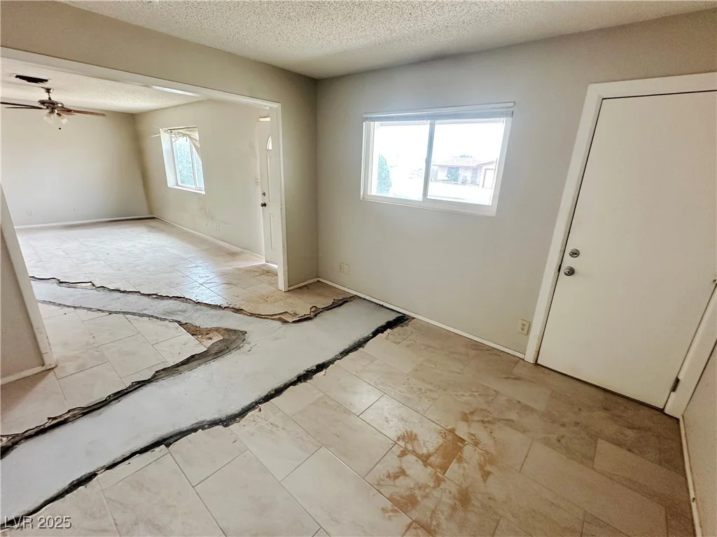 1004 Stone River, North Las Vegas, NV 89030