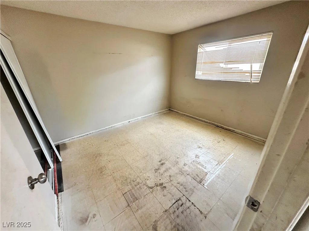 1004 Stone River, North Las Vegas, NV 89030