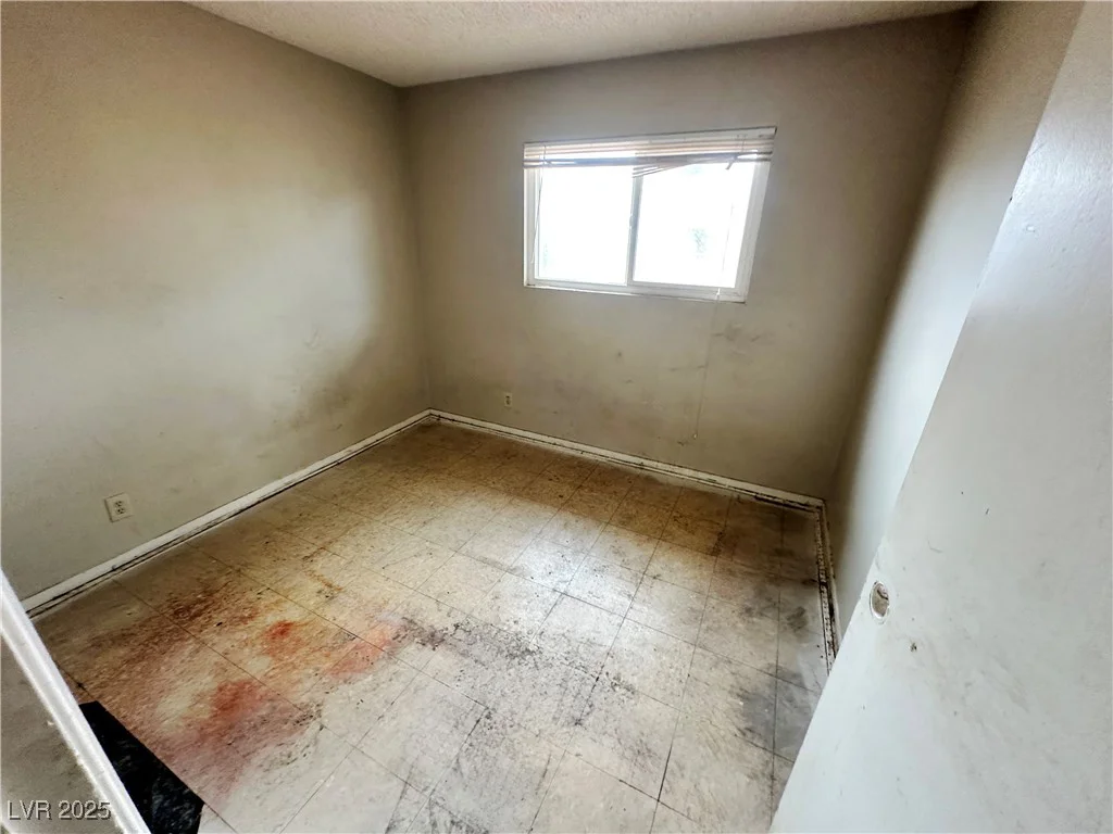 1004 Stone River, North Las Vegas, NV 89030