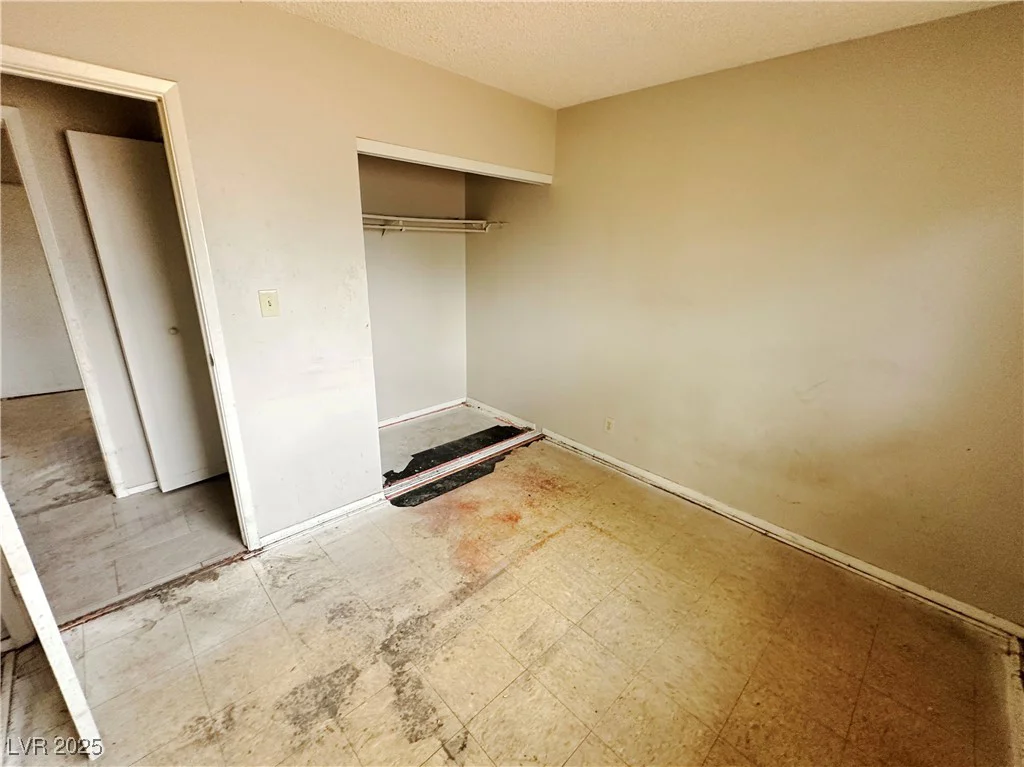1004 Stone River, North Las Vegas, NV 89030