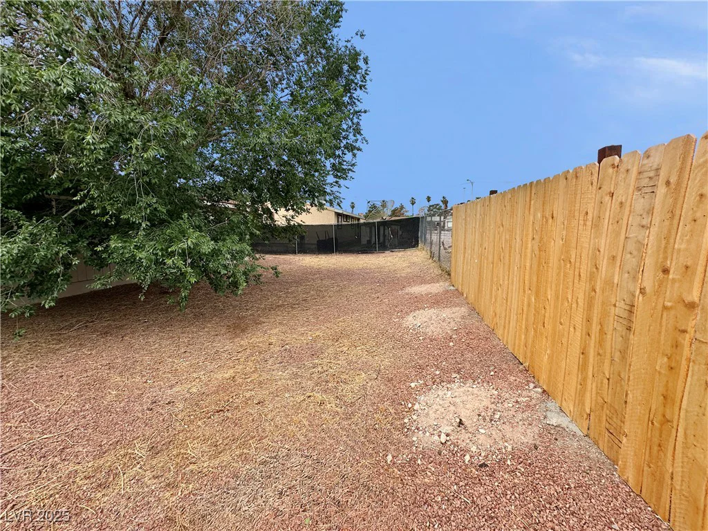 1004 Stone River, North Las Vegas, NV 89030