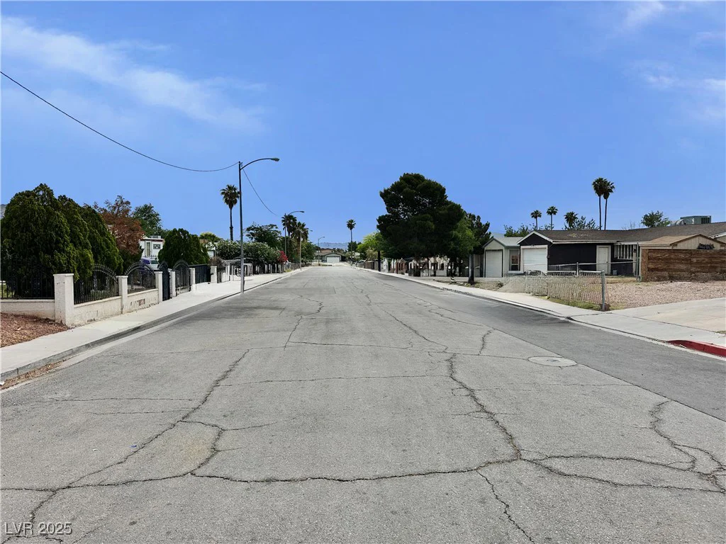 1004 Stone River, North Las Vegas, NV 89030