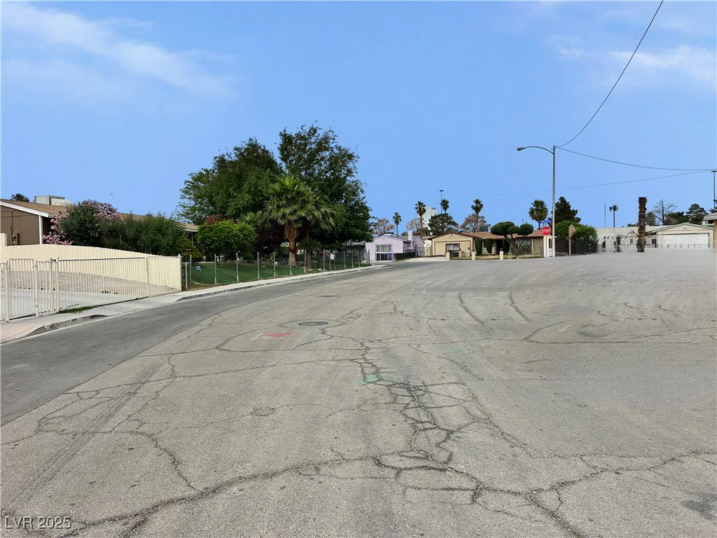 1004 Stone River, North Las Vegas, NV 89030