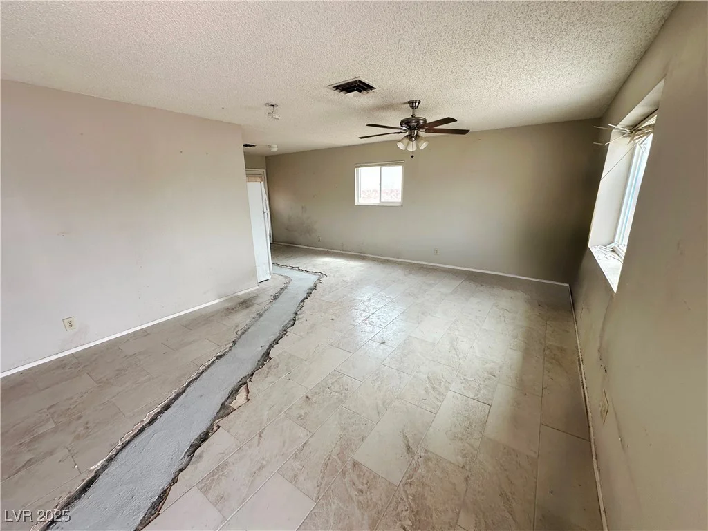 1004 Stone River, North Las Vegas, NV 89030