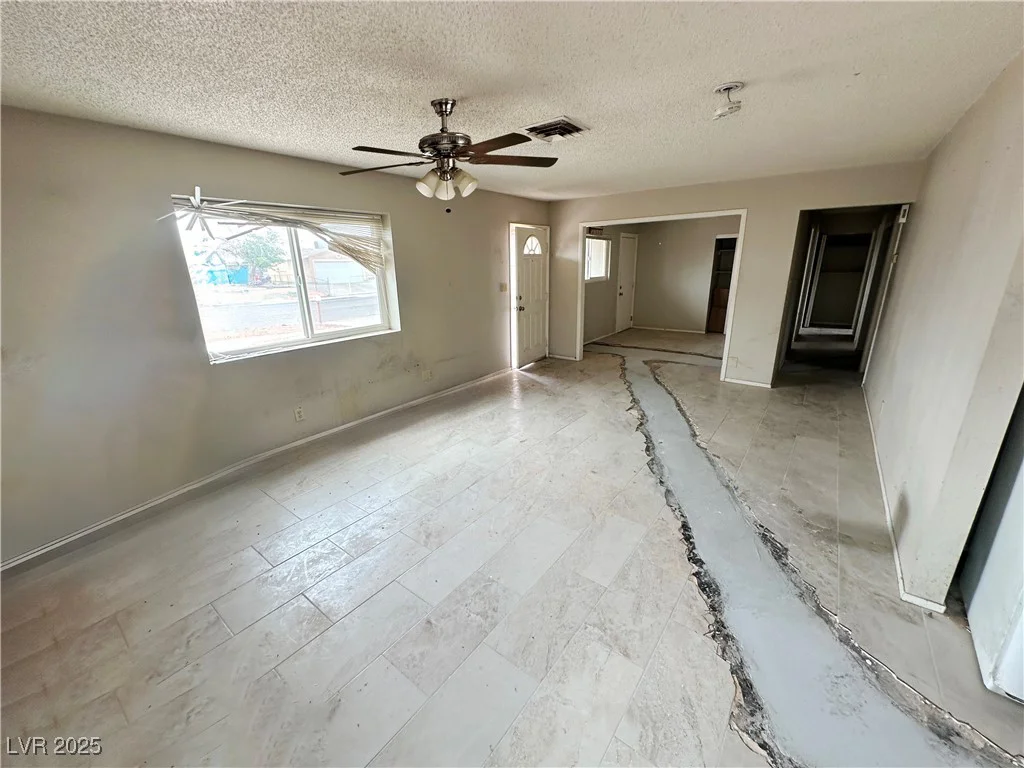 1004 Stone River, North Las Vegas, NV 89030