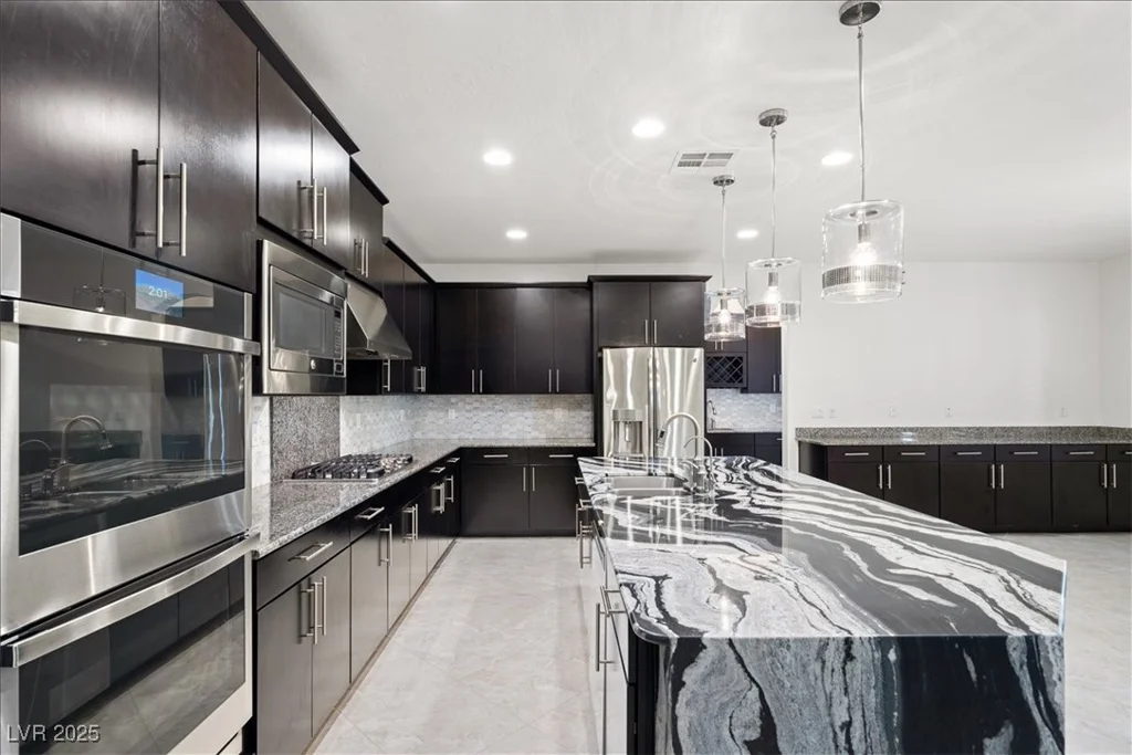 724 Step Beach, Las Vegas, NV 89138