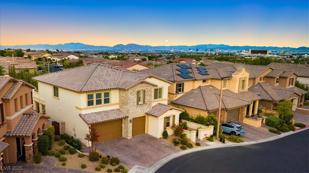 724 Step Beach, Las Vegas, NV 89138