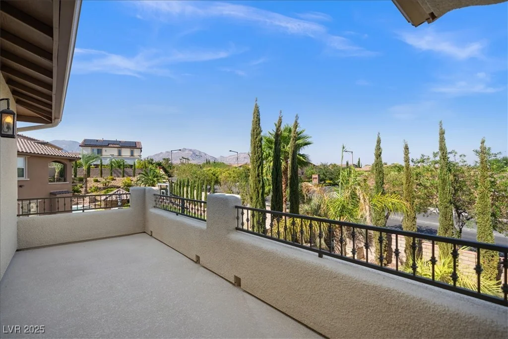 724 Step Beach, Las Vegas, NV 89138