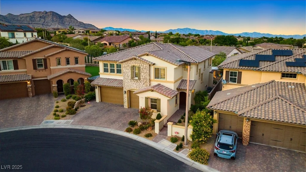 724 Step Beach, Las Vegas, NV 89138