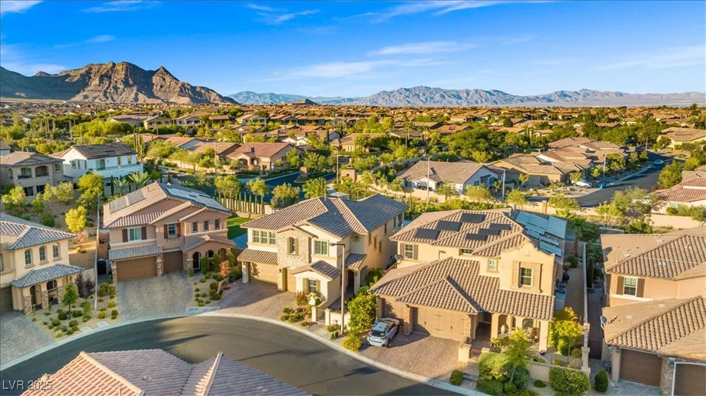 724 Step Beach, Las Vegas, NV 89138