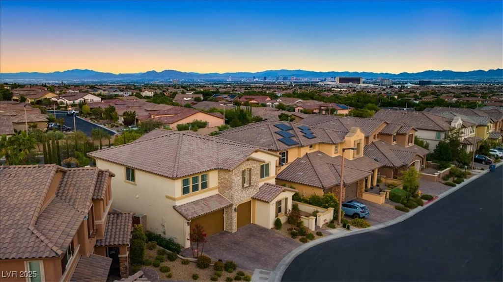 724 Step Beach, Las Vegas, NV 89138