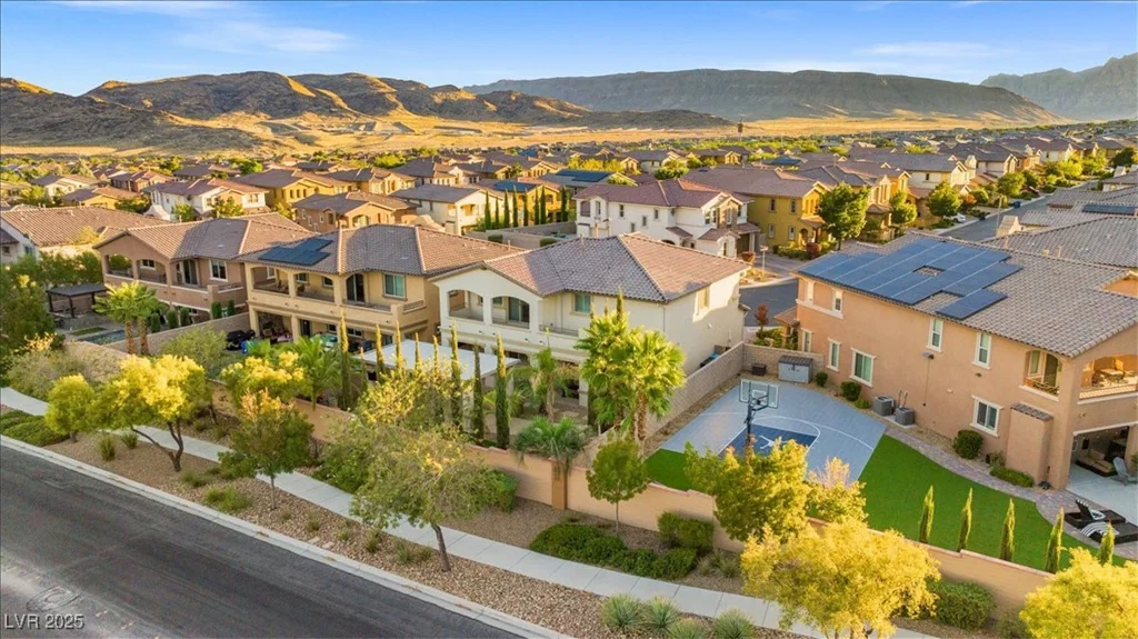 724 Step Beach, Las Vegas, NV 89138